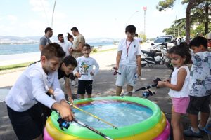 Deniz Festivali Değirmendere’yi Renklendirdi
