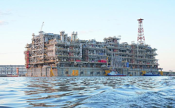 Yaptırımlar Pes Ettirdi: TotalEnergies Rusya’daki Dev LNG Projesinden Çekiliyor
